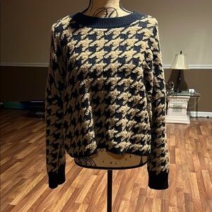 Max Studio Black and Tan Houndstooth Knit Sweater